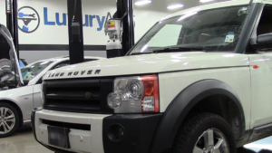 best land rover mechanic austin 300x169 1